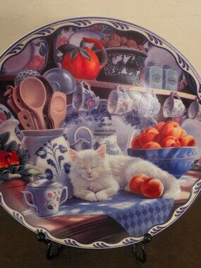 "Mabel's Sunny Retreat" by Mary Ann Lasher collector plate produced by Bradex